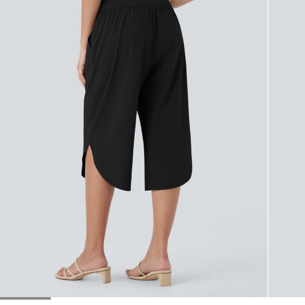 HALARA Black Capris with Sleek Slit Design